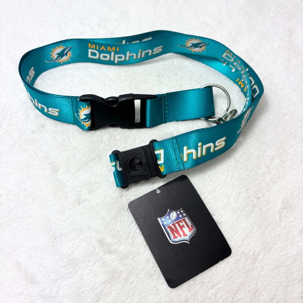 NFL Miami Dolphins lanyard, securely carry‎ keys, IDs, or badges.